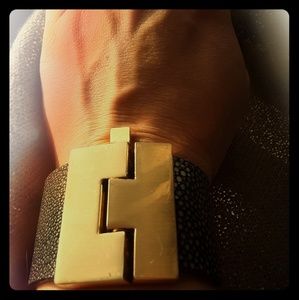 Leighelena Stingray Exotic Leather Gray Gold Cuff